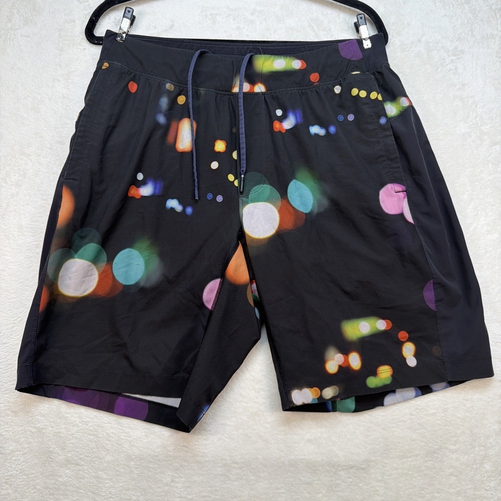 Lululemon Mens Training Shorts Medium 10 Inseam Black Lined Athletic Gym